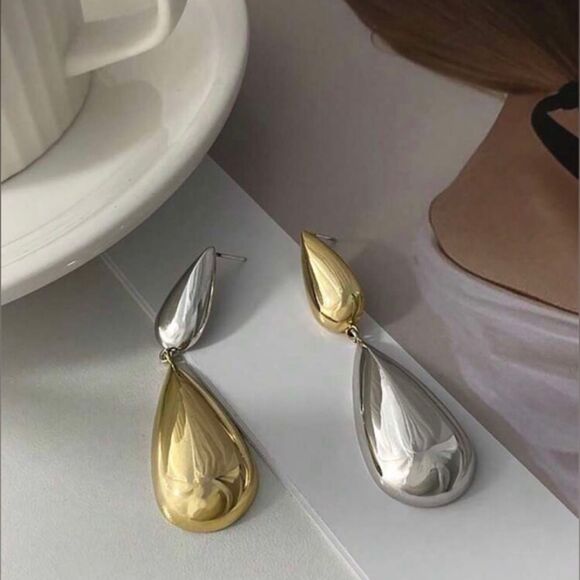 Anthropologie Jewelry - Two tone geo dangle earrings M266